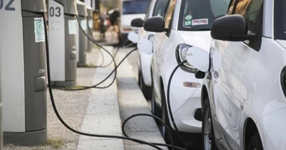 ESTACIONES DE CARGA DE VEHÍCULOS ELÉCTRICOS